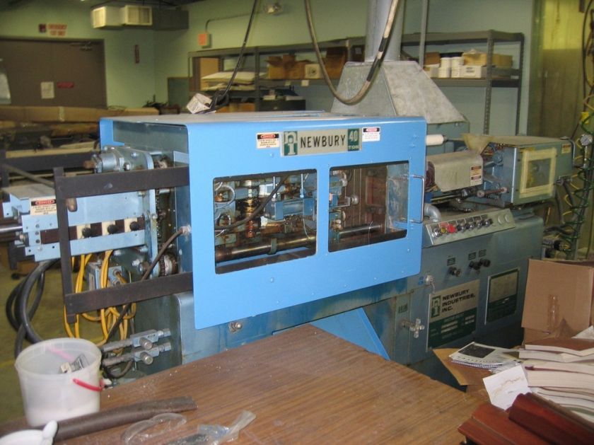 40 TON NEWBURY INJECTION MOLDER  