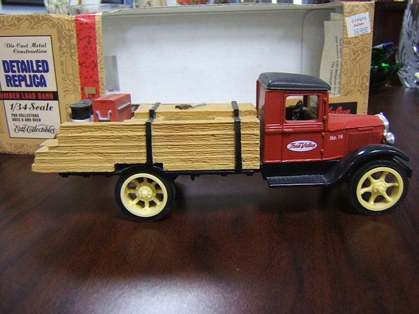 Ertl 1931 Hawkeye Flatbed True Value diecast bank  