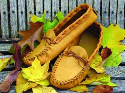 LARGE NATIVE AMERICAN GENUINE DEERSKIN MOCCASIN KIT  