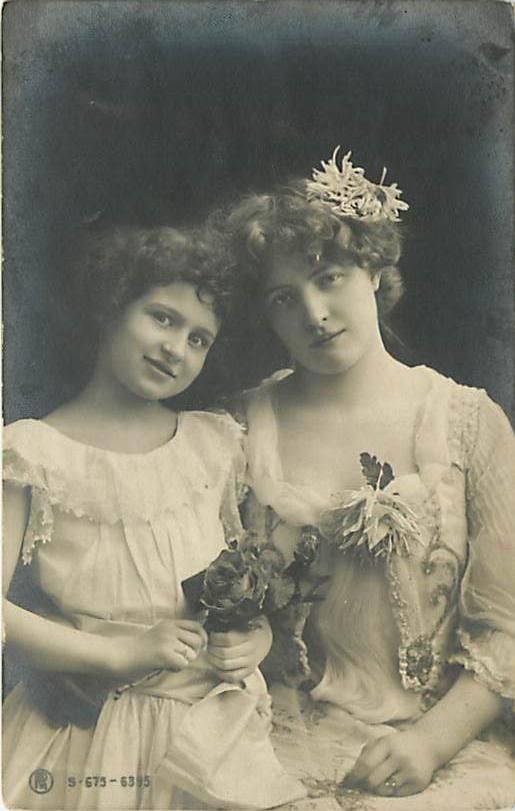 REAL PHOTO BEAUTIFUL GIRLS GERMANY 1907 R33211  