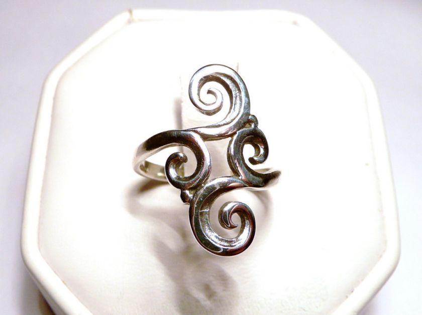 Retired James Avery Sterling Scroll Ring  