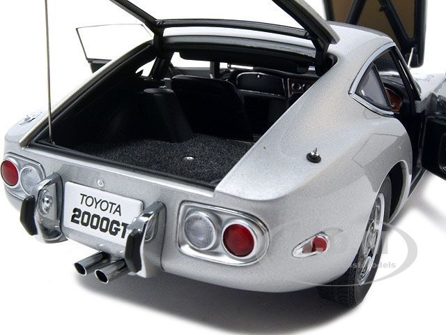   model of toyota 2000 gt coupe die cast model car by autoart has