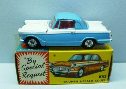 Corgi Toys 231 Triumph Herald Coupe EXIB Original  