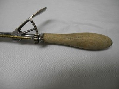 VINTAGE GILCHRIST 31 ICE CREAM SCOOP ~ STAINLESS STEEL ~ WOOD HANDLE 