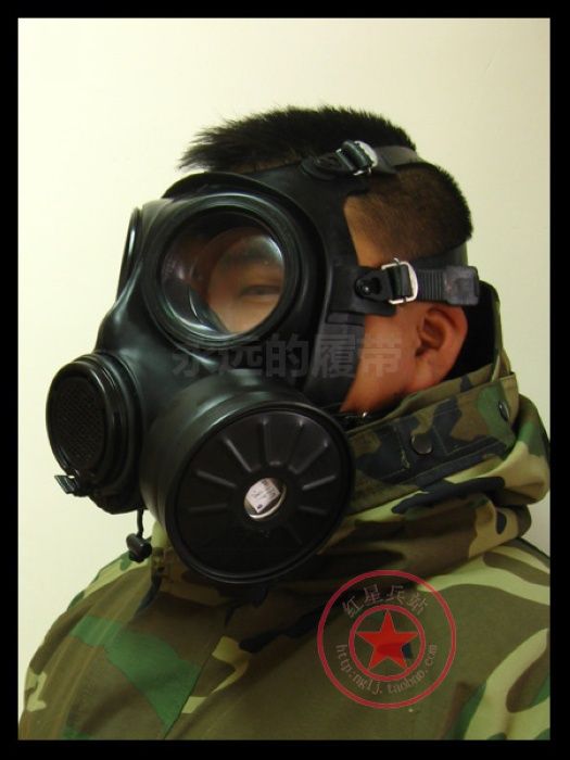 Chinese army/The PLA latest FMJ05 08 gas masks  