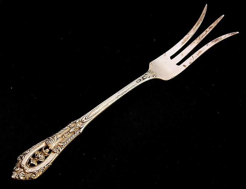 Wallace Sterling Rosepoint Rose Point Lemon Fork  