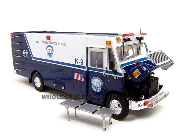 FREIGHTLINER MT 55 EMT K 9 POLICE 132 DIECAST MODEL  