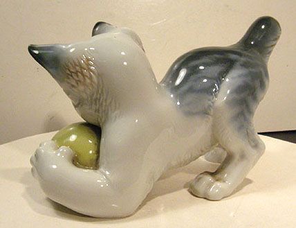 VINTAGE ESCHENBACH GERMANY PORCELAIN CAT FIGURE T KARNER (ROSENTHAL 