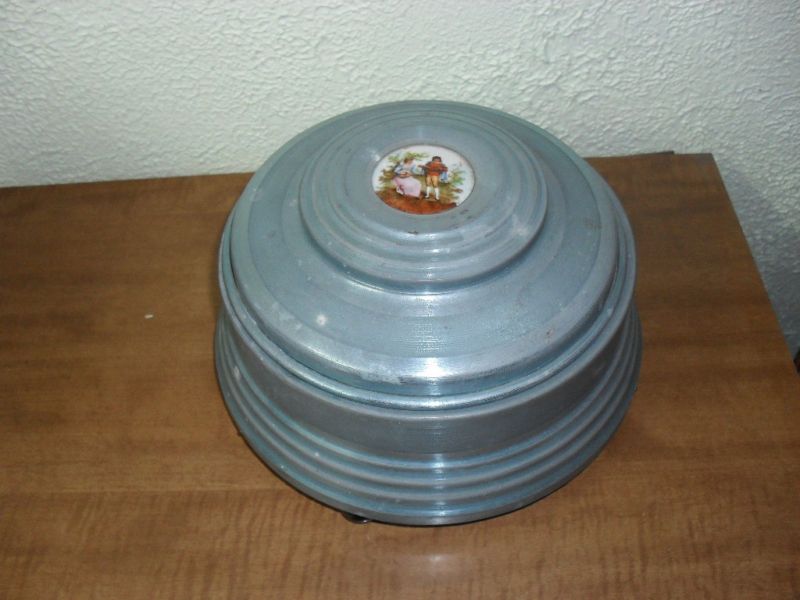 THORENS MUSIC BOX LARGE COVERED CANDY DISH  