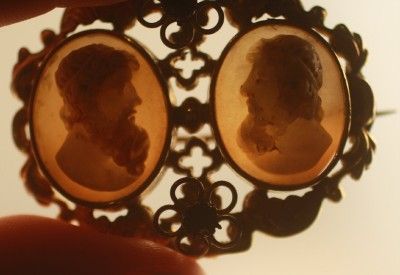 Antique Georgian 14K gold double cameo shell brooch  