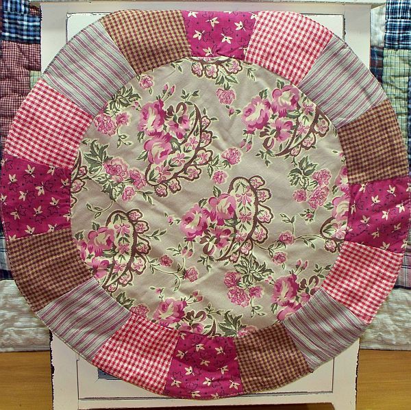 PRIMITIVE TABLE MAT, 15 ROUND, ASSORTED PATTERNS & COLORS, PATCHWORK 