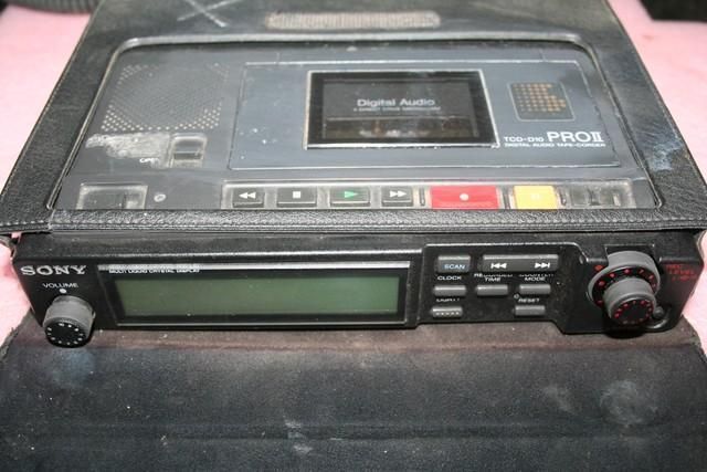 SONY TCD D10 PRO II DIGITAL AUDIO TAPE RECORDER  