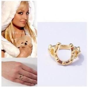 Hollywood vintage fashion Unique Lucky horseshoe ring  