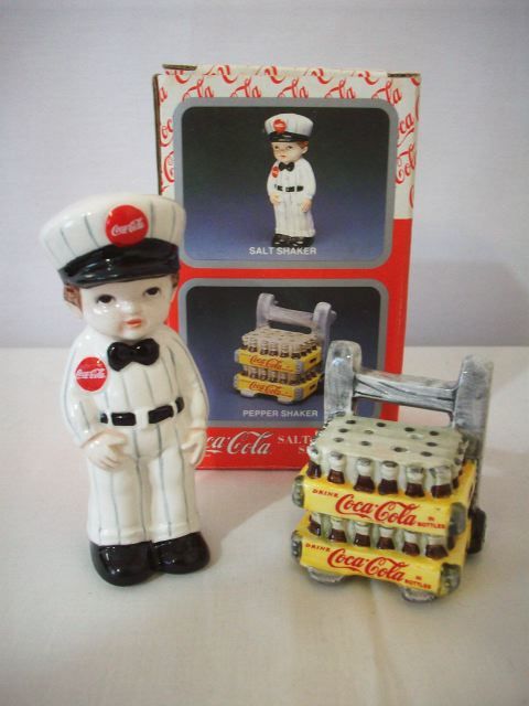 COCA COLA MAN AND BOTTLES SALT & PEPPER MIB #C1311  