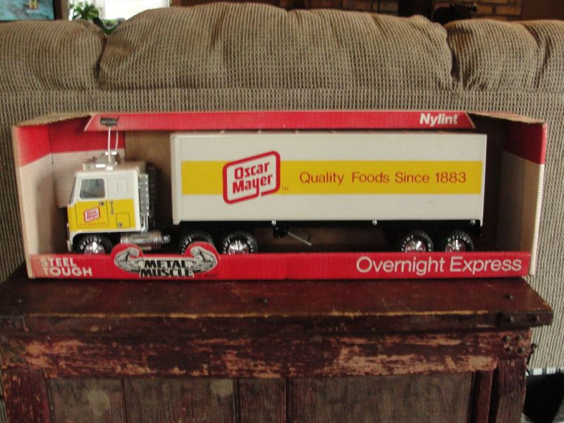 OSCAR MAYER OVERNIGHT EXPRESS SEMI,NYLINT STEEL TRUCK  