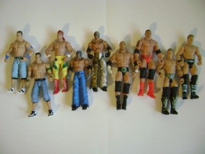 LOT OF 26 WWE WRESTLING ACTION FIGURES PLUS ACCESSORIES MATTEL 